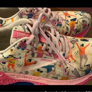 Well loved brooks adrenaline size 7